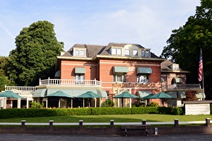 Exterior of Amrâth Hotel Lapershoek Arenapark located in Hilversum.